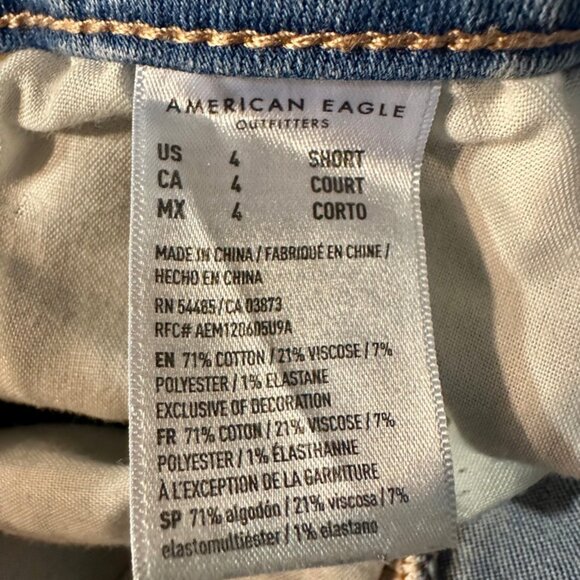 Light-Wash American Eagle Jeans Size 4 Inseam 25 inches straight - Picture 11 of 11